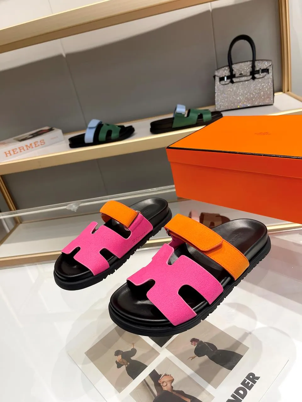 👟👟Ex-factory price 440👟👟Men's +10 HERMES Chypre sandals, popular slippers are now on the market🔥🔥🔥. The original shoes at the counter are carefully made from molds. They are the favorite luxuries of big-name celebrities. High quality creates classics. You are welcome to repost the pictures and sell them!  Size: Women’s size: 35-42 Men’s size: 39-46
